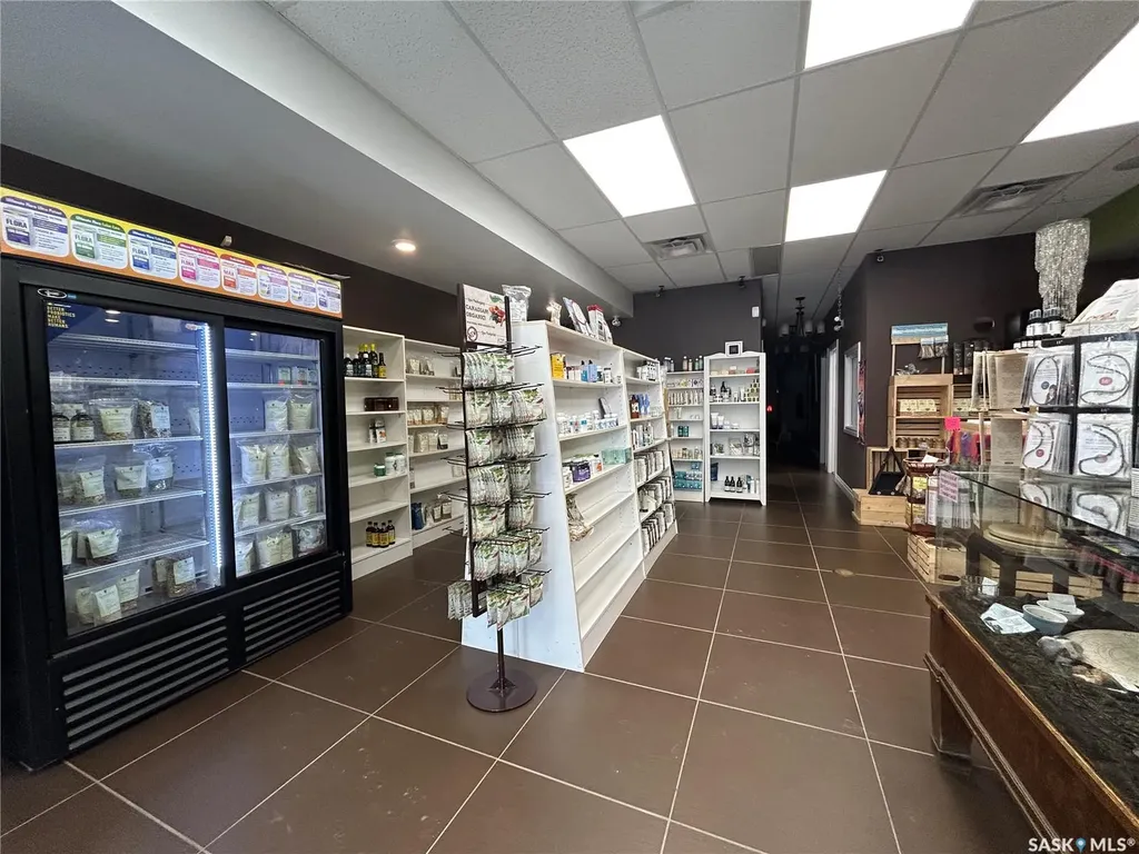 213 & 215 Centre Street Nipawin SK S0E 1E0