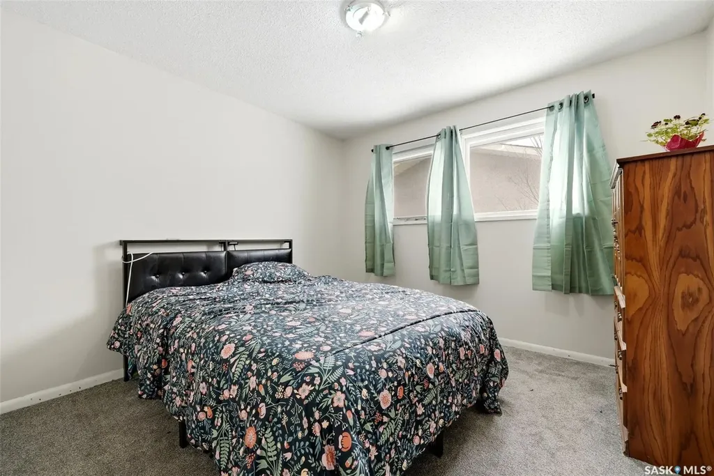 6 Hanley Crescent Regina SK S4R 5A7