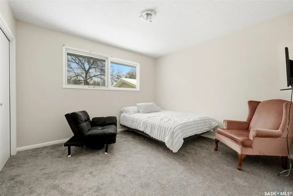6 Hanley Crescent Regina SK S4R 5A7