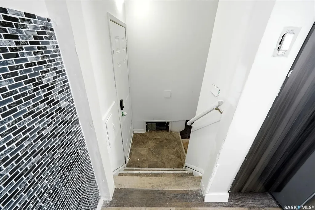 6 Hanley Crescent Regina SK S4R 5A7