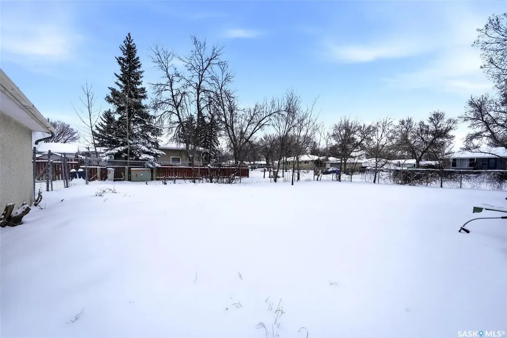 6 Hanley Crescent Regina SK S4R 5A7