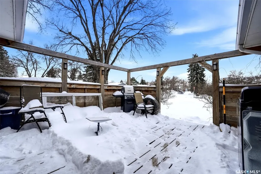 6 Hanley Crescent Regina SK S4R 5A7