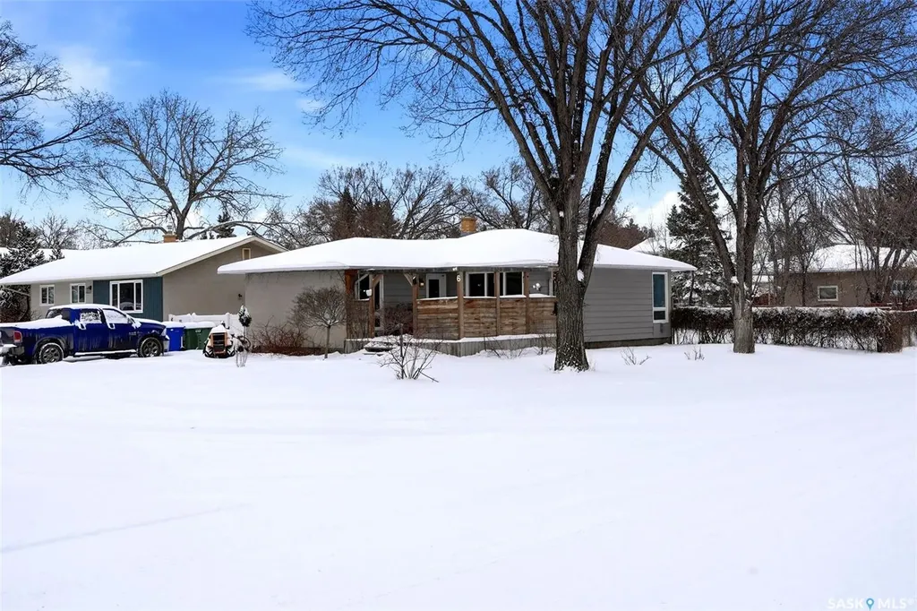 6 Hanley Crescent Regina SK S4R 5A7