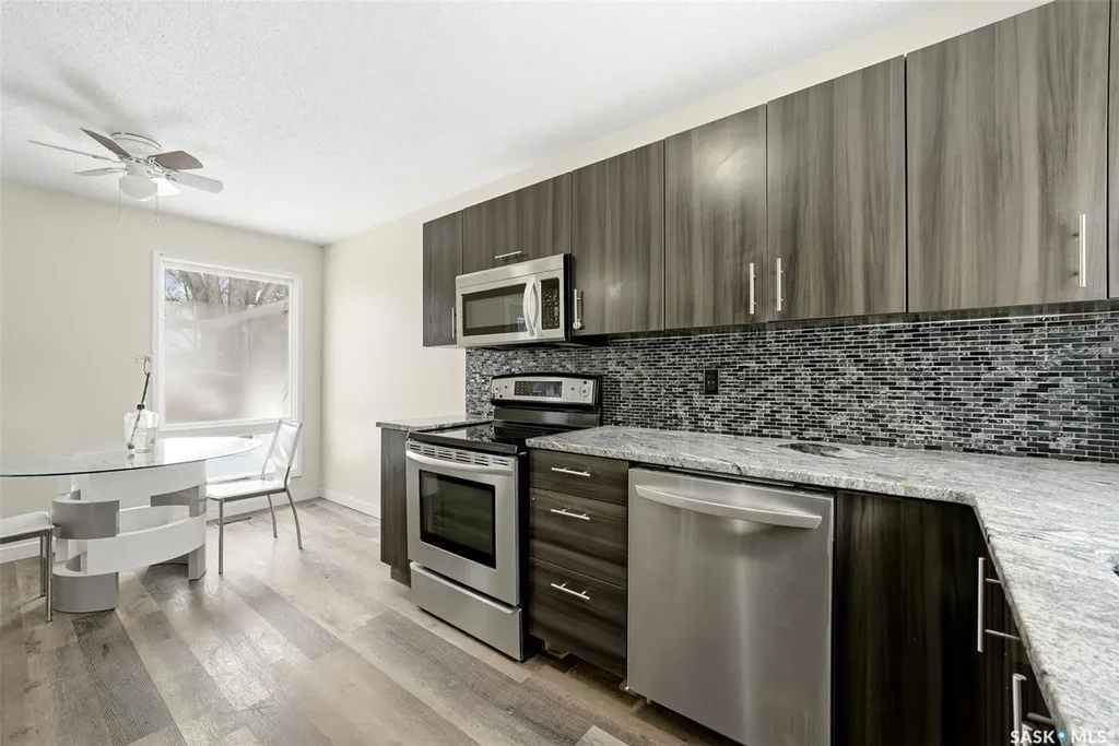 6 Hanley Crescent Regina SK S4R 5A7