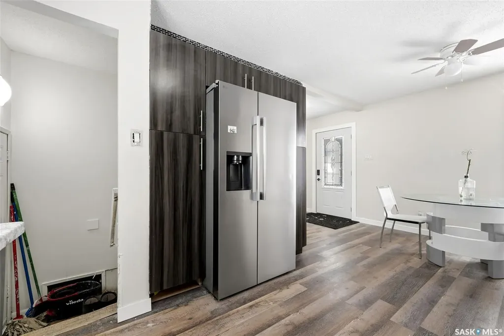 6 Hanley Crescent Regina SK S4R 5A7