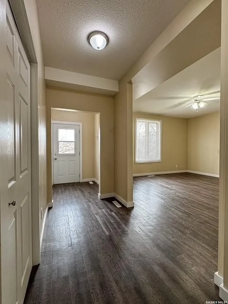614 7th Avenue NE Swift Current SK S9H 2M4