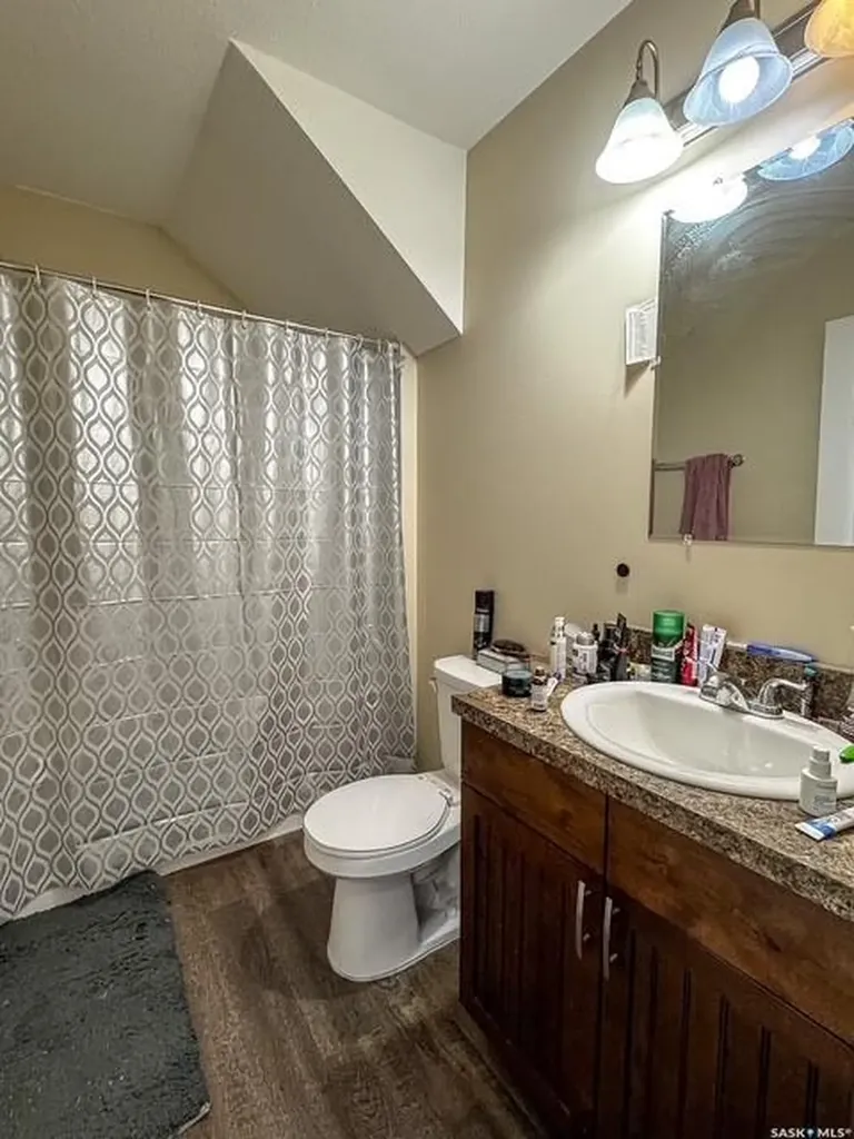 614 7th Avenue NE Swift Current SK S9H 2M4