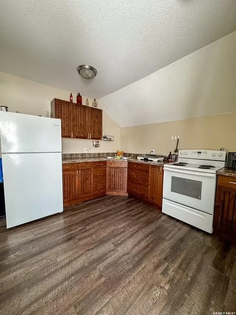614 7th Avenue NE Swift Current SK S9H 2M4