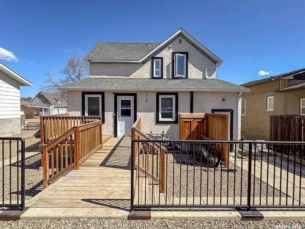 614 7th Avenue NE Swift Current SK S9H 2M4