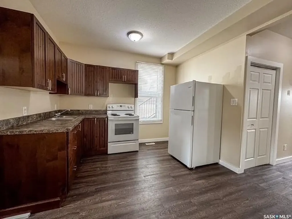 614 7th Avenue NE Swift Current SK S9H 2M4