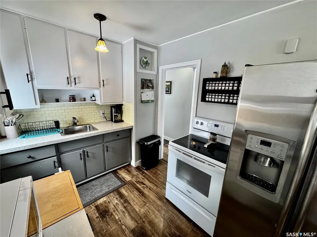 120 Roslyn Avenue Yorkton SK S3N 1N9