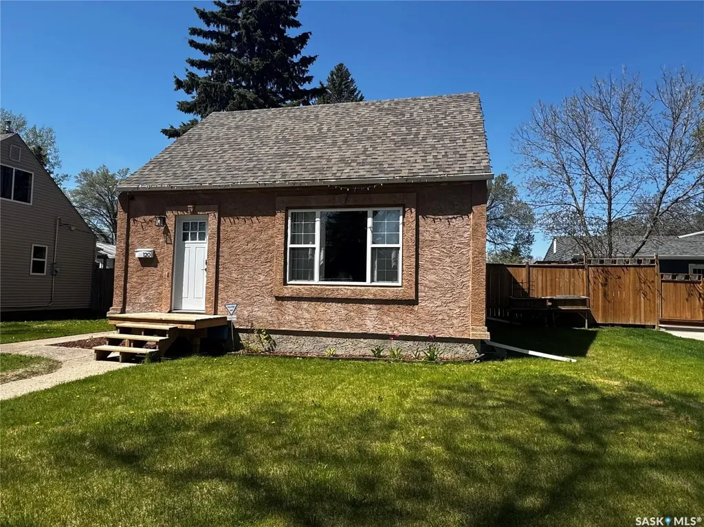 120 Roslyn Avenue Yorkton SK S3N 1N9