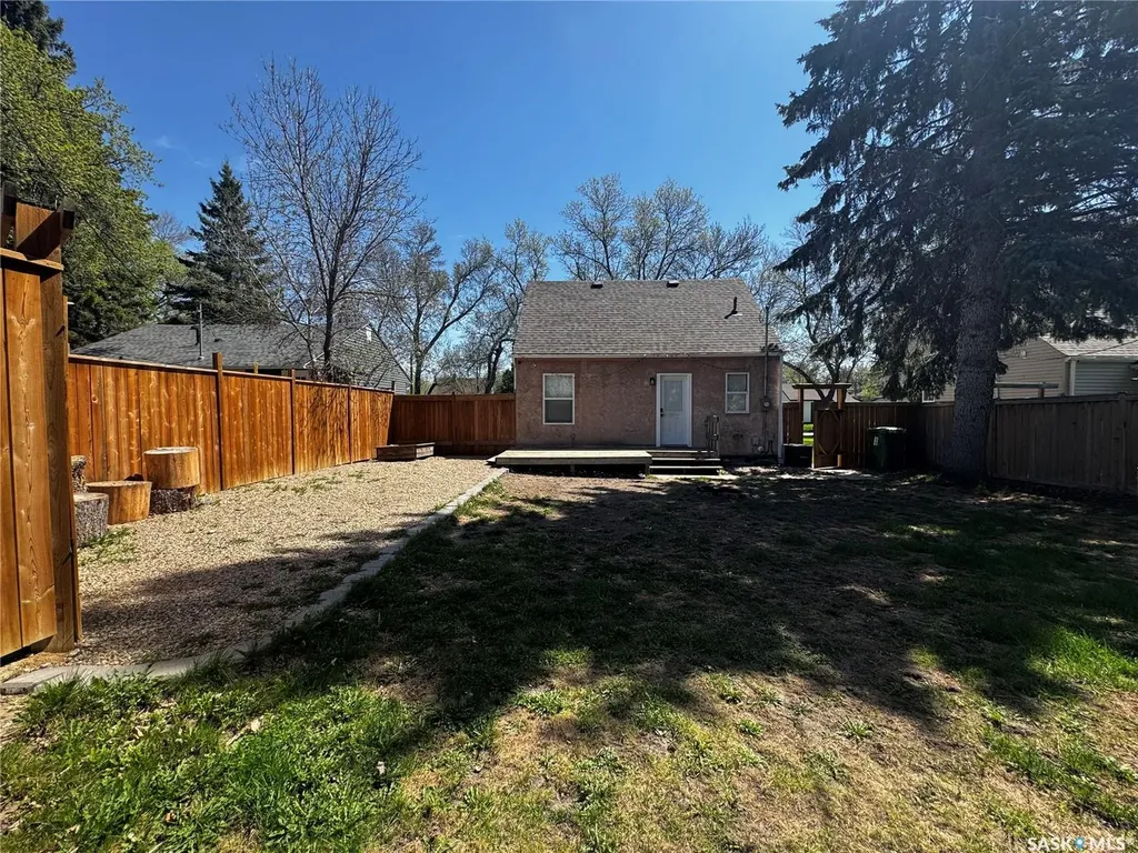 120 Roslyn Avenue Yorkton SK S3N 1N9