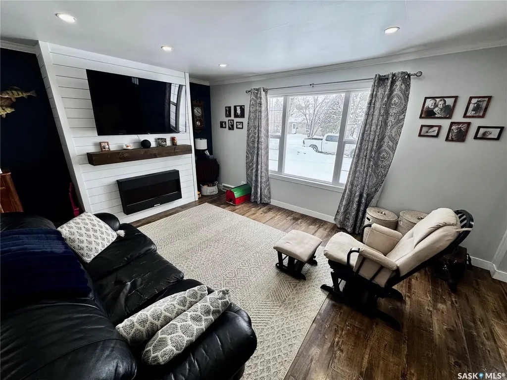 120 Roslyn Avenue Yorkton SK S3N 1N9