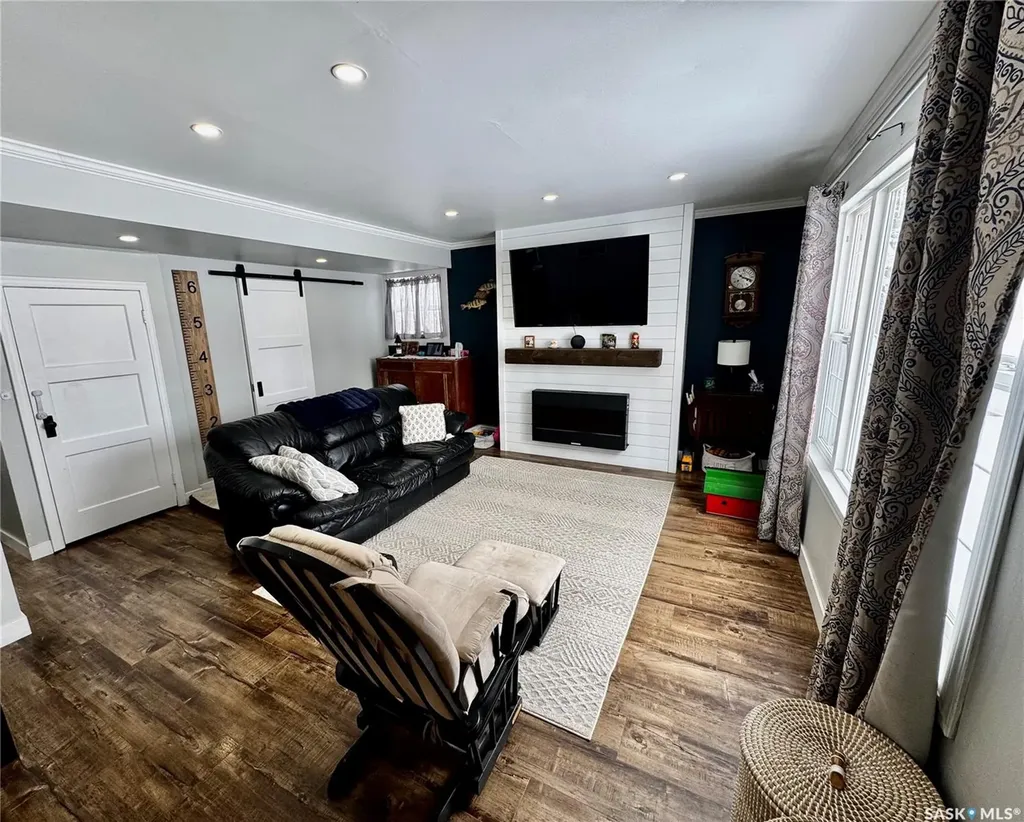 120 Roslyn Avenue Yorkton SK S3N 1N9