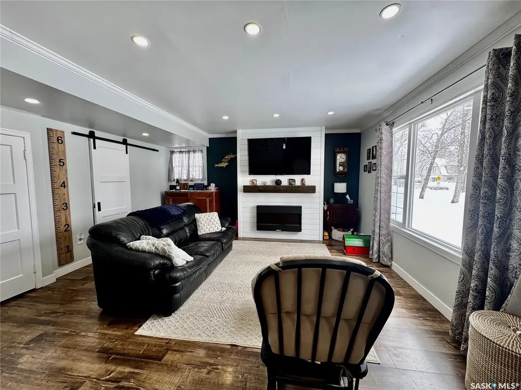 120 Roslyn Avenue Yorkton SK S3N 1N9