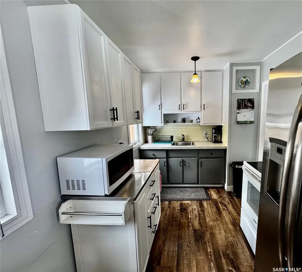120 Roslyn Avenue Yorkton SK S3N 1N9