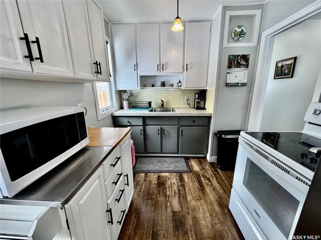 120 Roslyn Avenue Yorkton SK S3N 1N9
