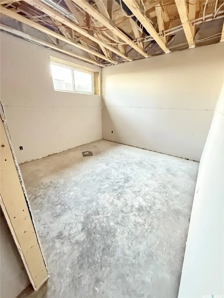 161 Delaet Drive Weyburn SK S4H 3B9