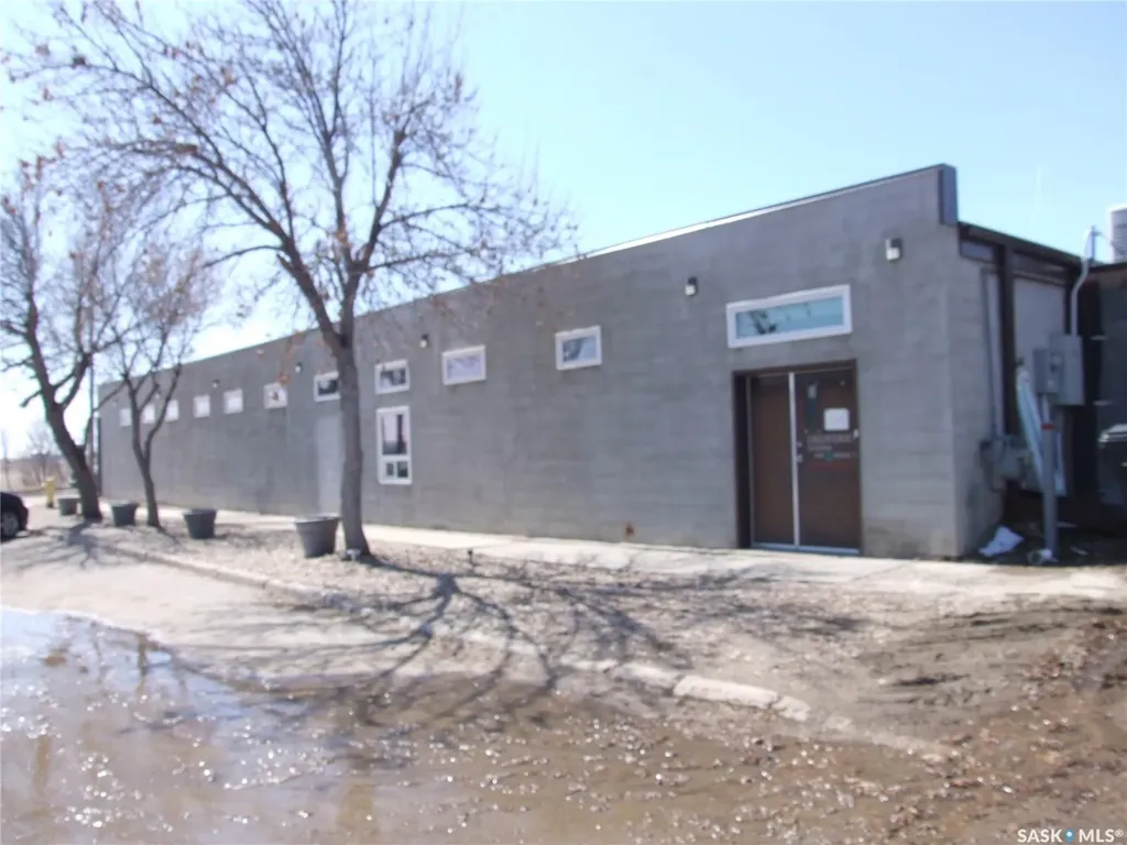 100 1st Avenue Leader SK S0N 1H0