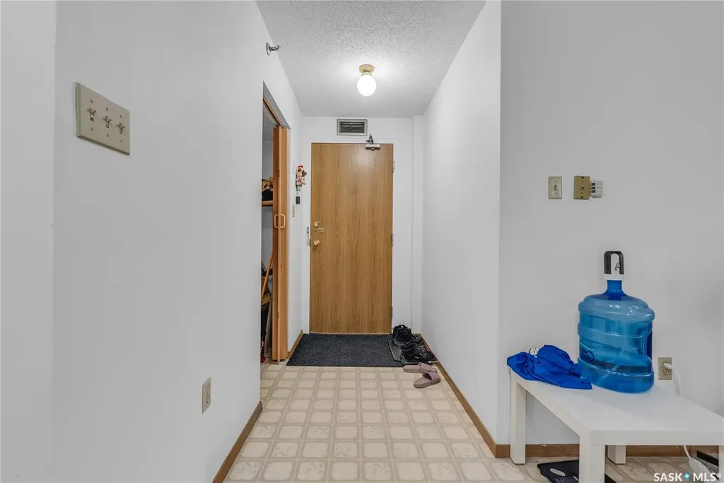 405 5th Avenue N Saskatoon SK S7K 6Z3