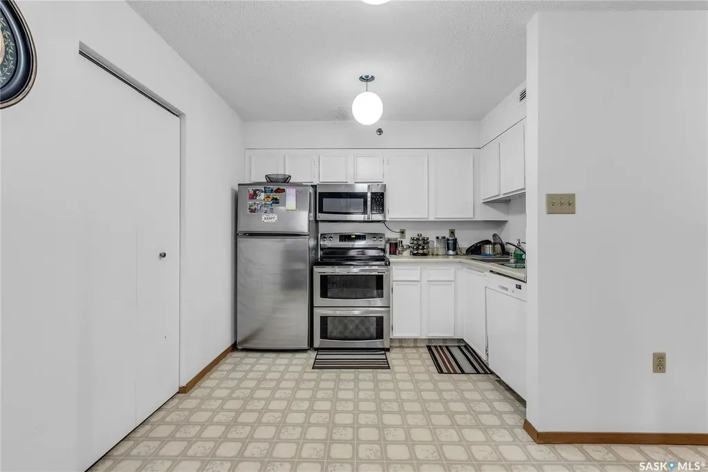 405 5th Avenue N Saskatoon SK S7K 6Z3