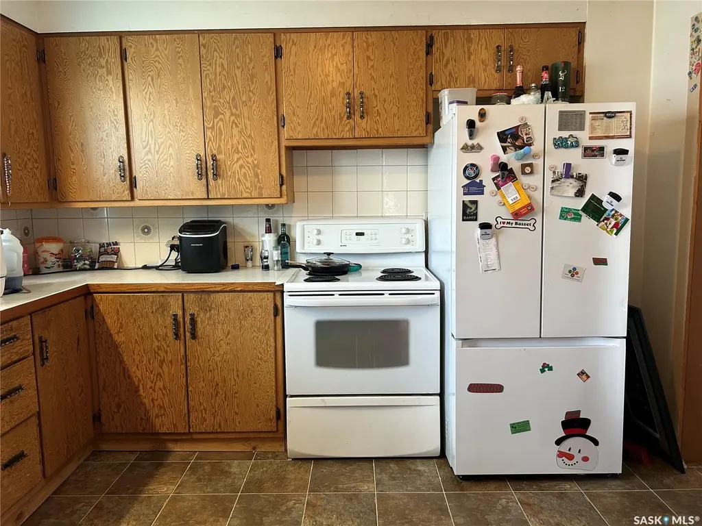 321 3rd Street Frobisher SK S0C 0Y0