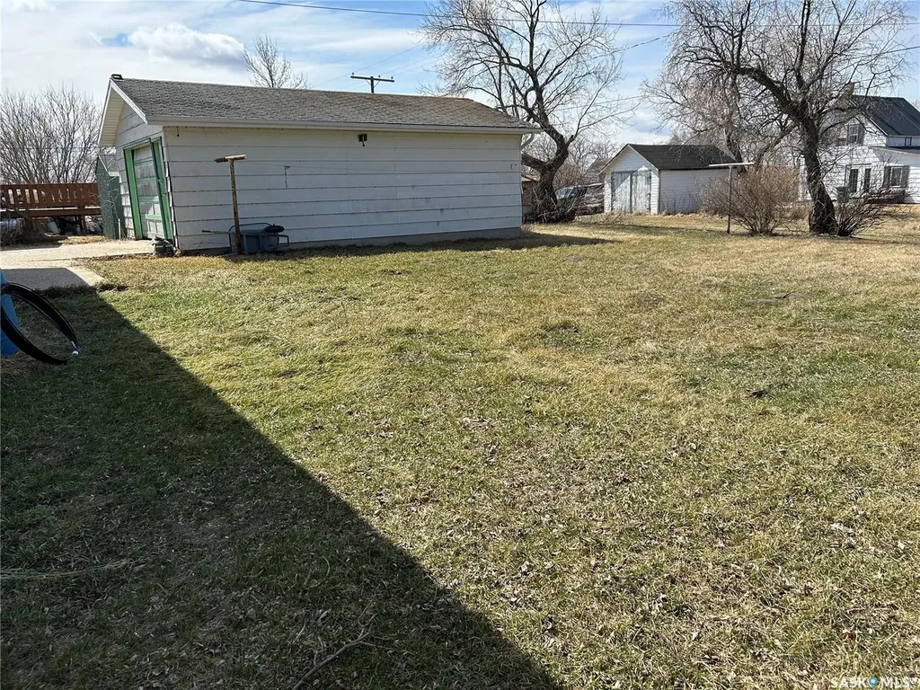 321 3rd Street Frobisher SK S0C 0Y0