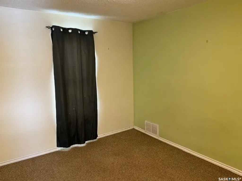 405 18th Street W Saskatoon SK S7M 1C7