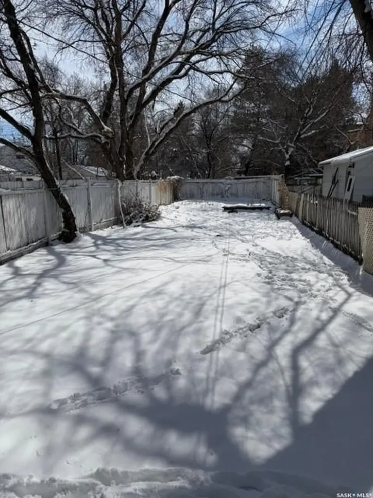 405 18th Street W Saskatoon SK S7M 1C7