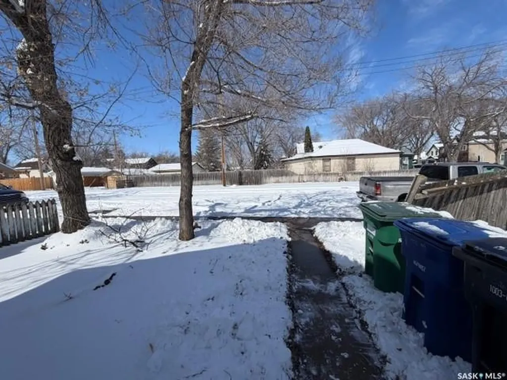 405 18th Street W Saskatoon SK S7M 1C7