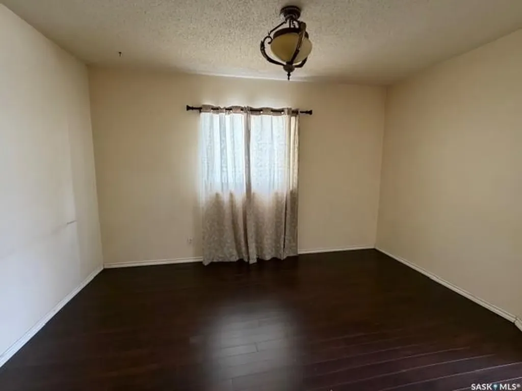 405 18th Street W Saskatoon SK S7M 1C7