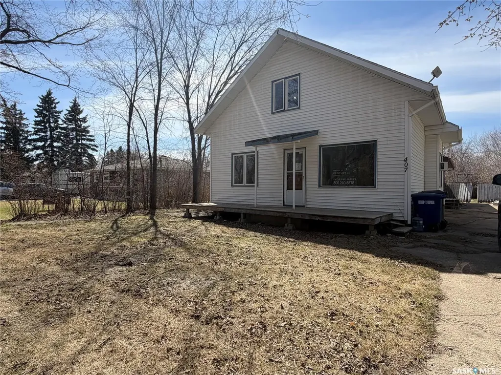 407 2nd Street E Meadow Lake SK S9X 1E8