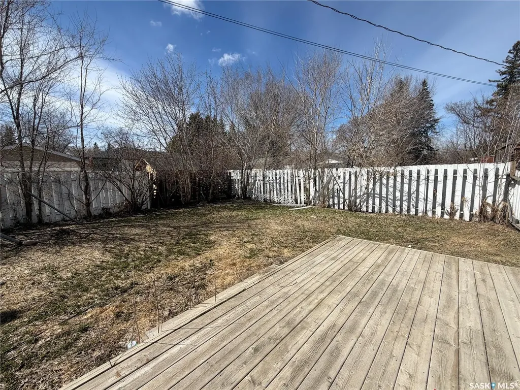 407 2nd Street E Meadow Lake SK S9X 1E8