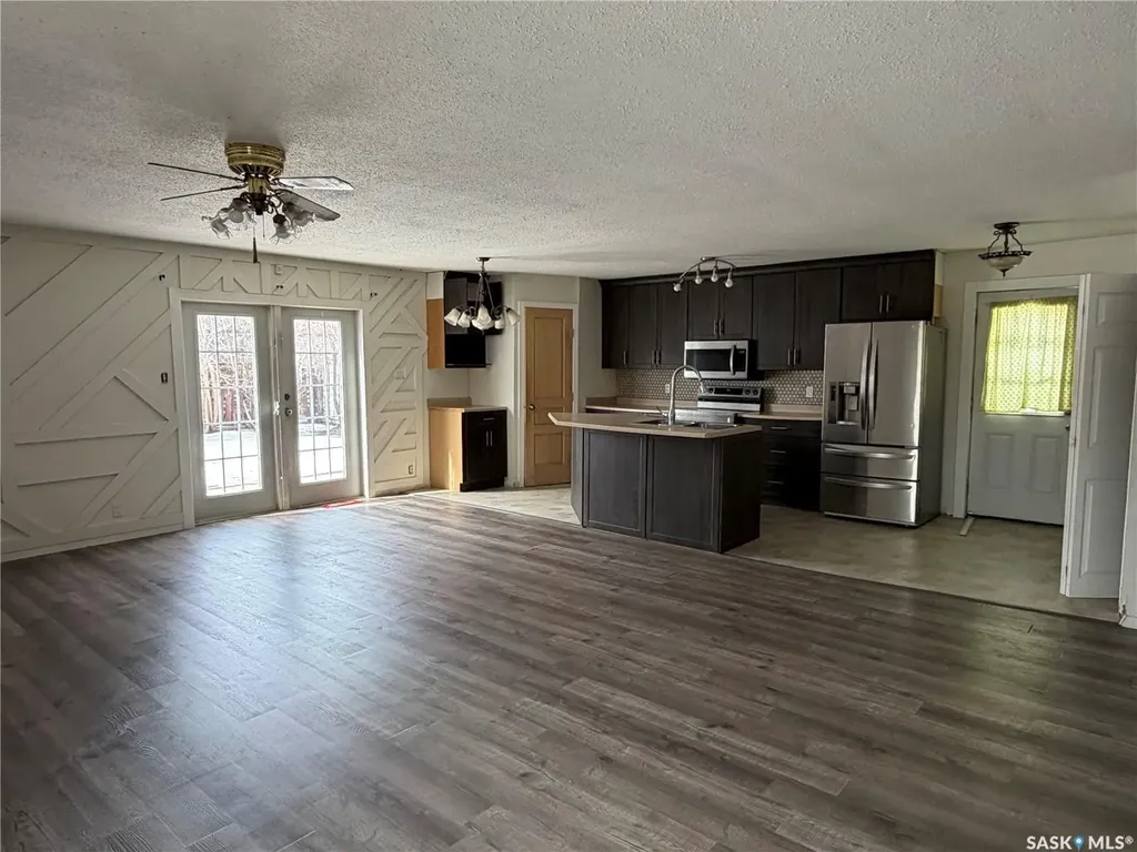 407 2nd Street E Meadow Lake SK S9X 1E8