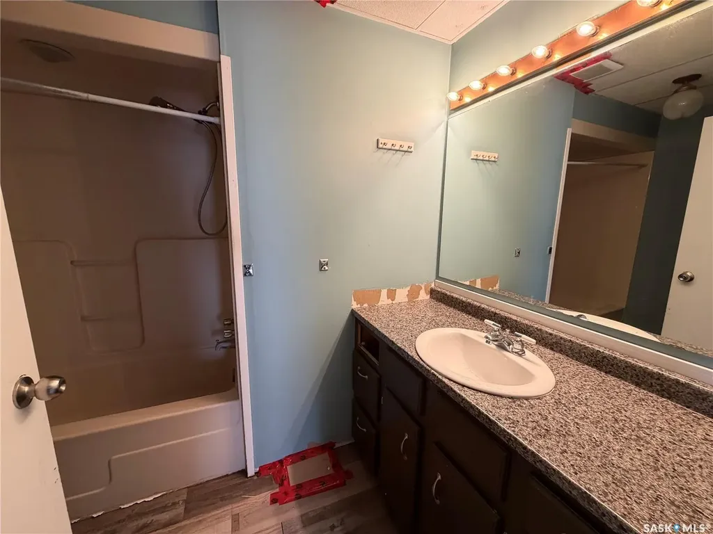 407 2nd Street E Meadow Lake SK S9X 1E8