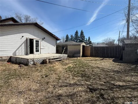 407 2ND Street E Meadow Lake SK S9X 1E8