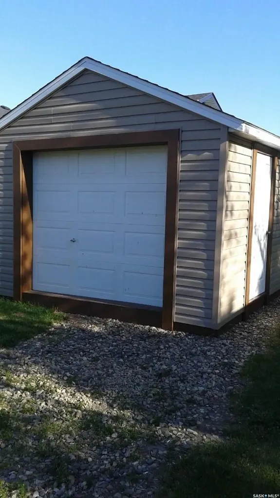 231 5th Avenue W Gravelbourg SK S0H 1X0
