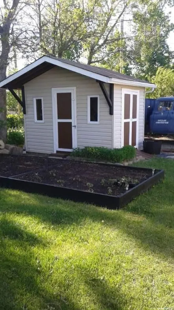 231 5th Avenue W Gravelbourg SK S0H 1X0
