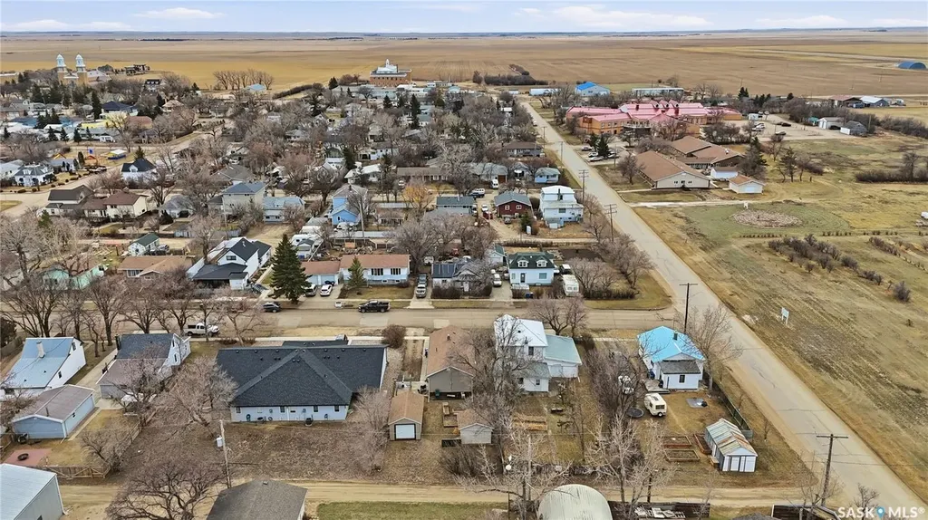 231 5th Avenue W Gravelbourg SK S0H 1X0