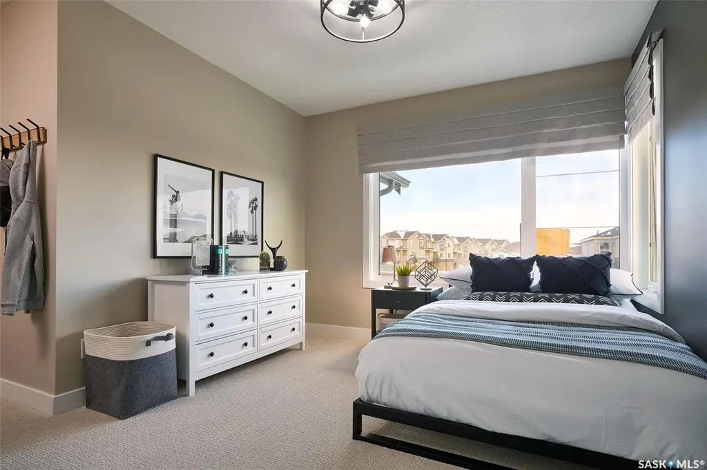 1112 Camden Gardens White City SK S4L 0G1