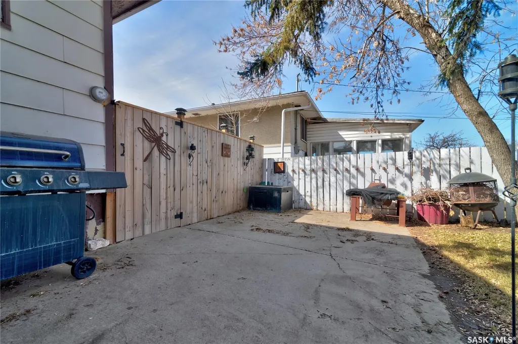 1230 Dewdney Avenue E Regina SK S4N 0E3