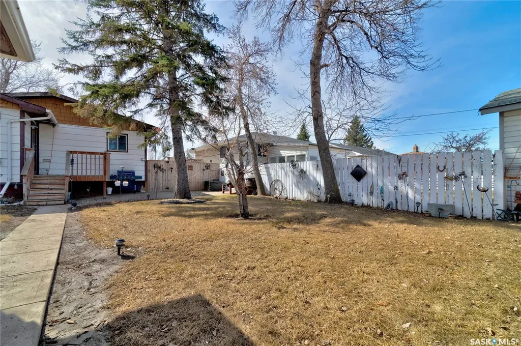 1230 Dewdney Avenue E Regina SK S4N 0E3
