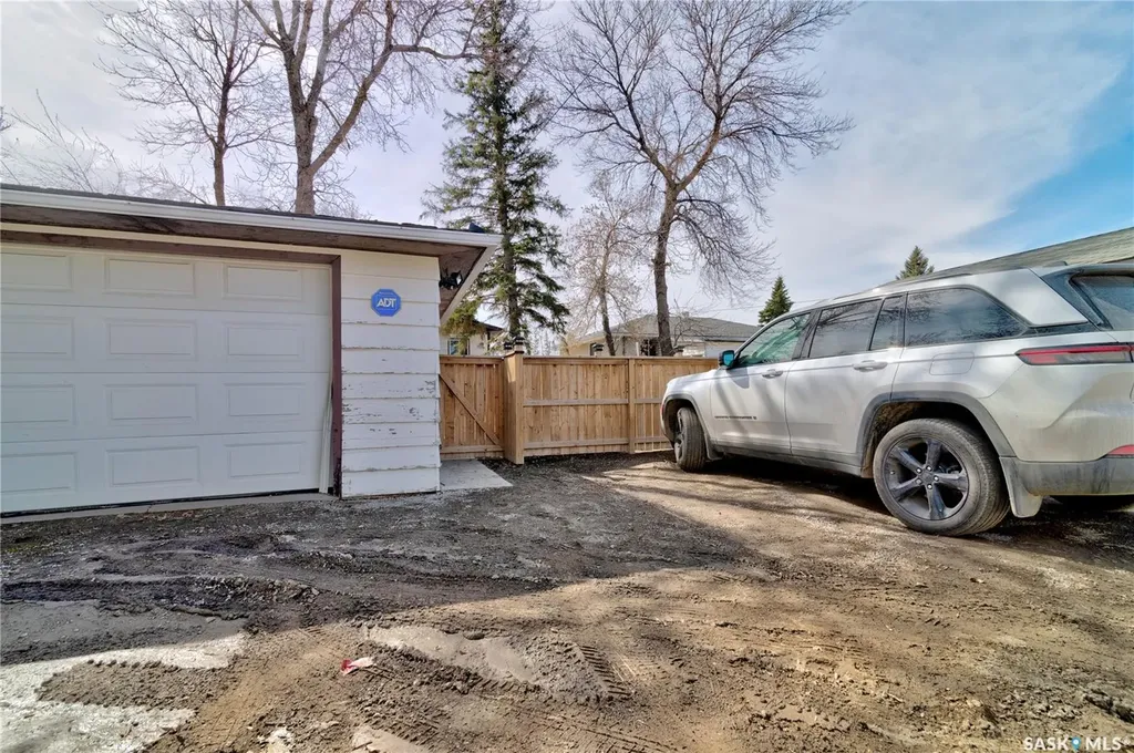 1230 Dewdney Avenue E Regina SK S4N 0E3