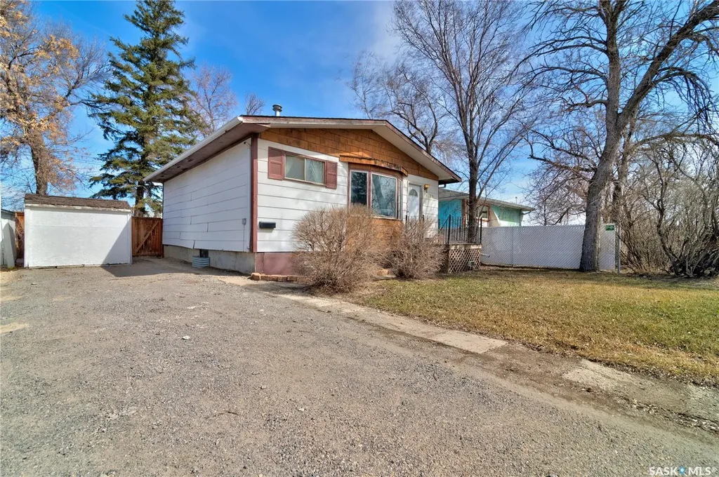 1230 Dewdney Avenue E Regina SK S4N 0E3