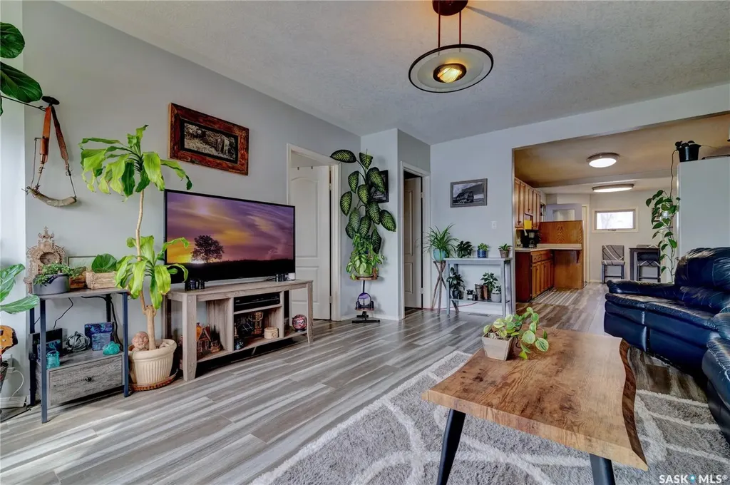 1230 Dewdney Avenue E Regina SK S4N 0E3