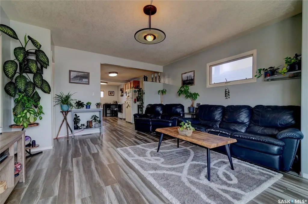 1230 Dewdney Avenue E Regina SK S4N 0E3