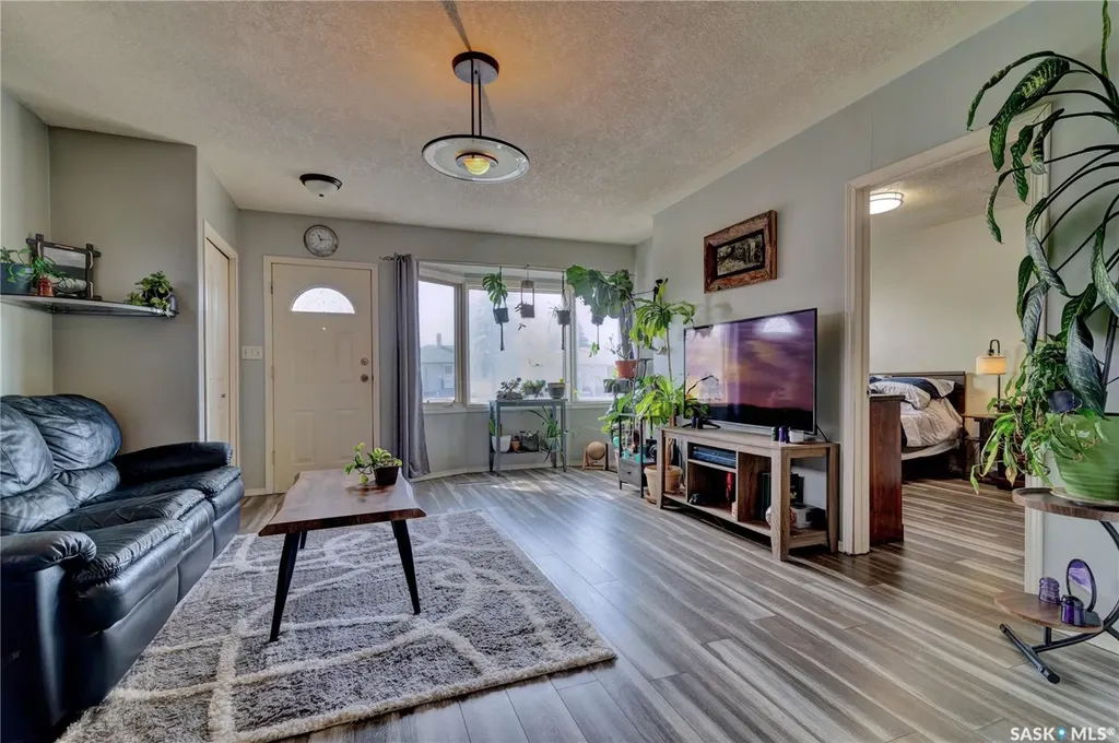 1230 Dewdney Avenue E Regina SK S4N 0E3