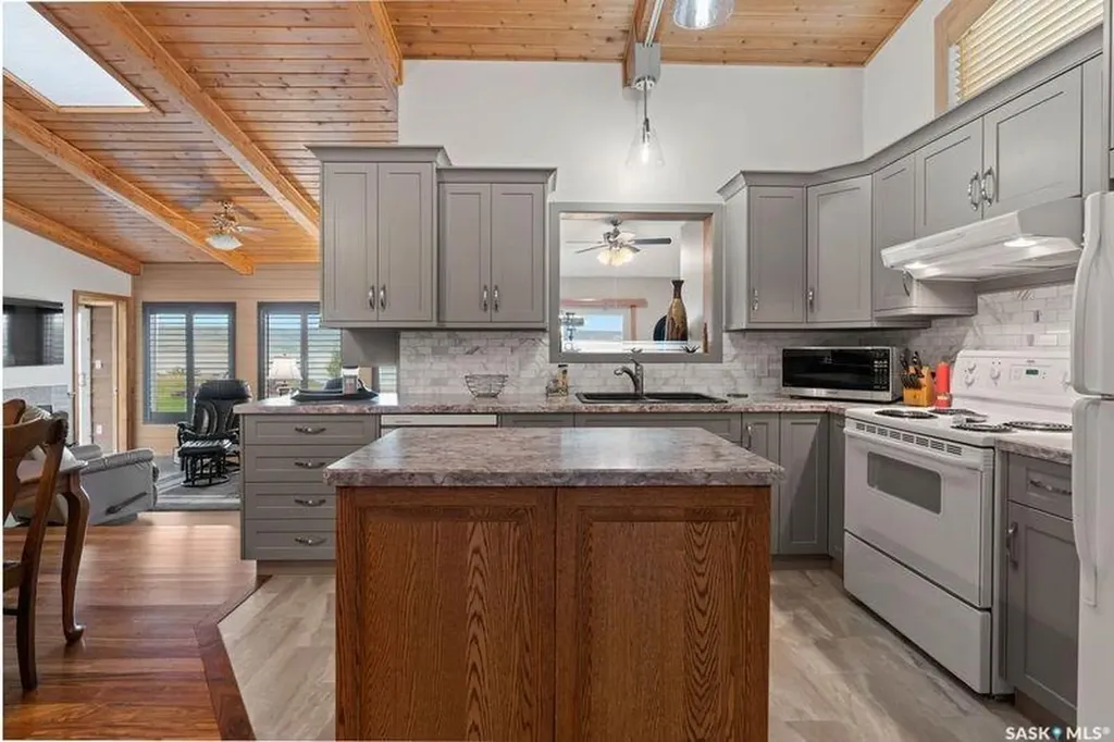 70 Cactus Drive Saskatchewan Landing SK S9H 3X5