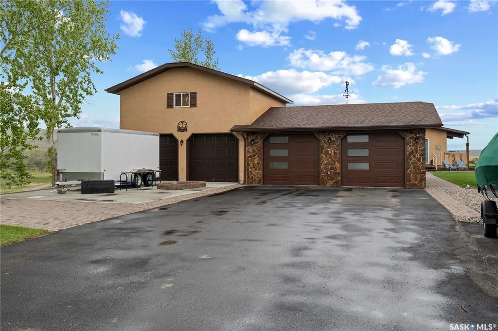 70 Cactus Drive Saskatchewan Landing SK S9H 3X5